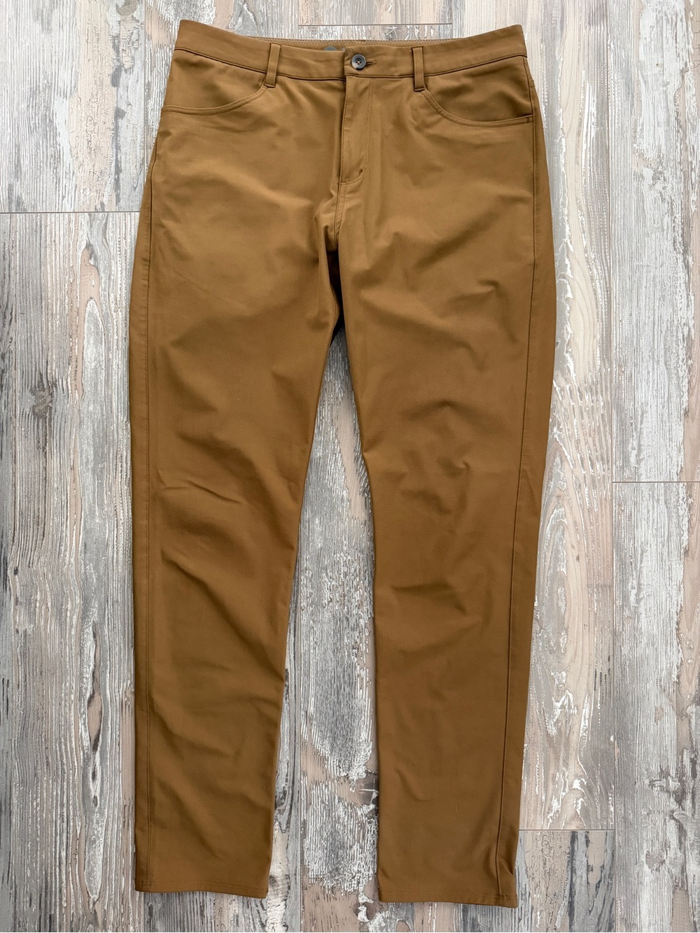 Vuori Men’s Meta Athletic Slim Fit Pant